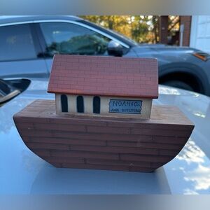 Noah & Co. Ark Builders Decorative Piece